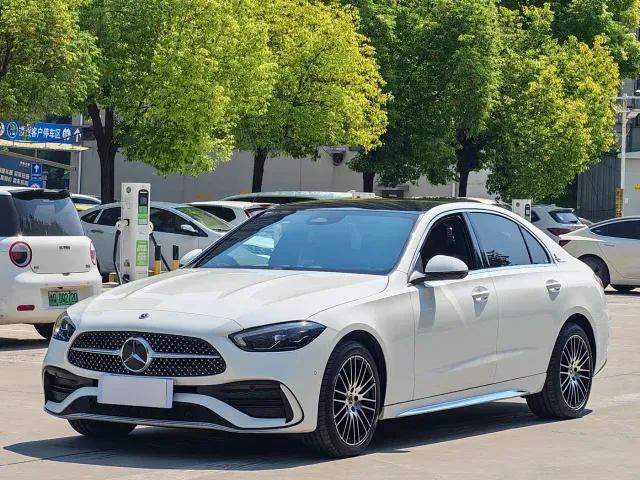 Фотография автомобиля — Mercedes-Benz C-Class