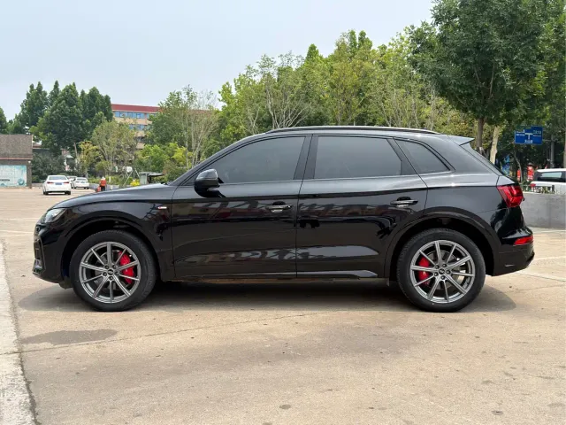Audi Q5L — Фото автомобиля 3