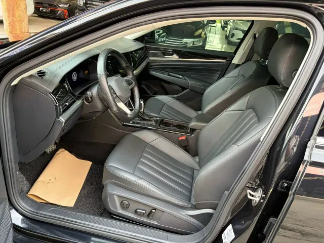 Volkswagen Passat — Фото автомобиля 4