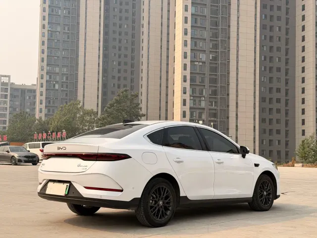 BYD Qin PLUS — Фото автомобиля 4