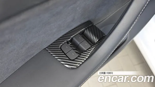 Tesla Model 3 — Фото автомобиля 30