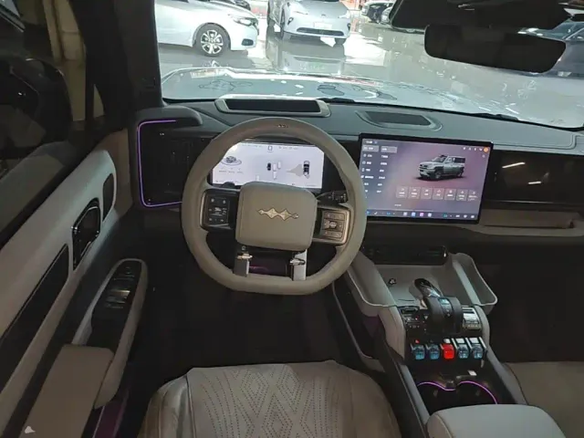 BYD FangChengBao Leopard 5 — Фото автомобиля 10