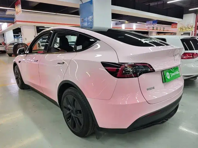 Tesla Model Y — Фото автомобиля 4