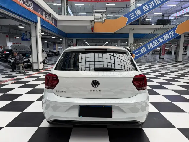 Volkswagen Polo — Фото автомобиля 5