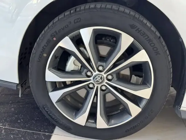 Toyota Granvia — Фото автомобиля 12