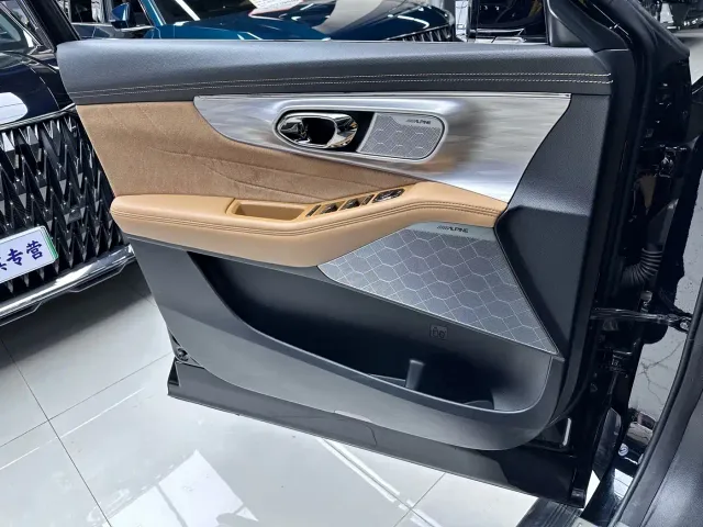 GAC Trumpchi GS8 — Фото автомобиля 11