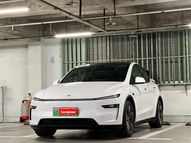 Фотография автомобиля — Tesla Model Y