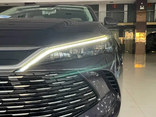 BYD Qin L — Фото автомобиля 8