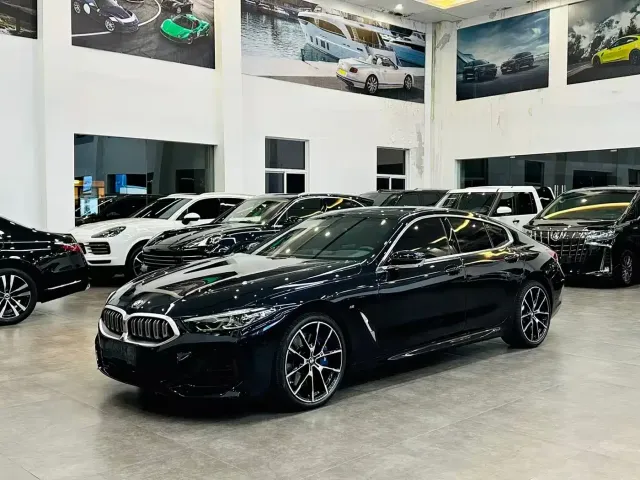 Фотография автомобиля — BMW 8 Series