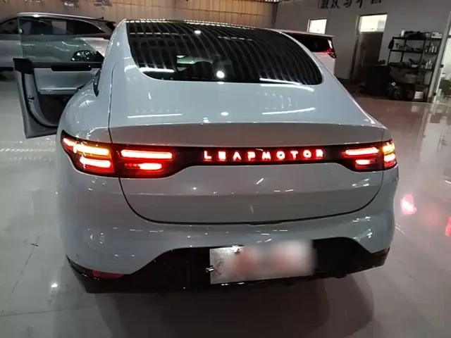 Leapmotor C01 — Фото автомобиля 5