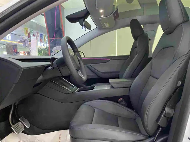 Tesla Model Y — Фото автомобиля 7