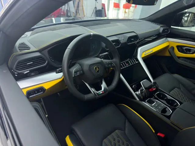 Lamborghini Urus — Фото автомобиля 20