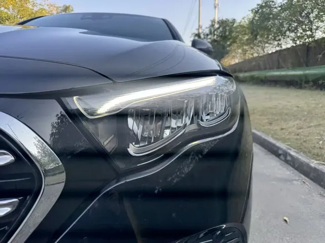 Mercedes-Benz E-Class — Фото автомобиля 12
