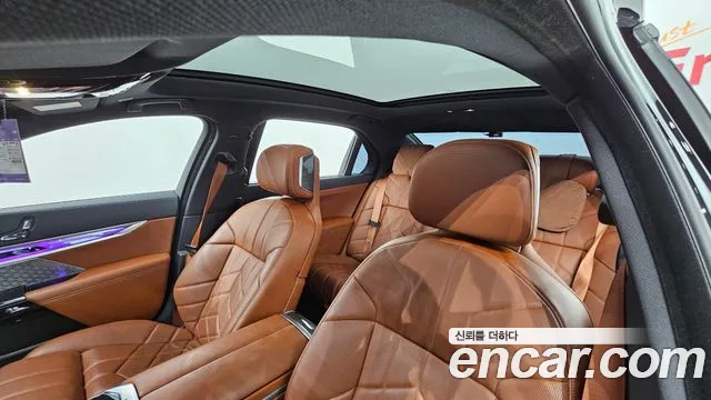 BMW 7-Series 7 серия (G70) 740i xDrive M Sport Limited — Фото автомобиля 17