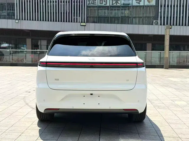 Li Auto L6 — Фото автомобиля 8