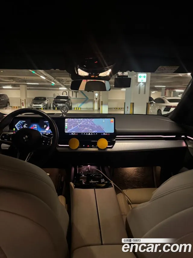 BMW 5 Series G60 — Фото автомобиля 16