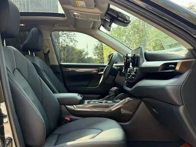 Toyota Highlander — Фото автомобиля 13
