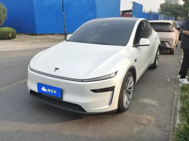Фотография автомобиля — Tesla Model Y