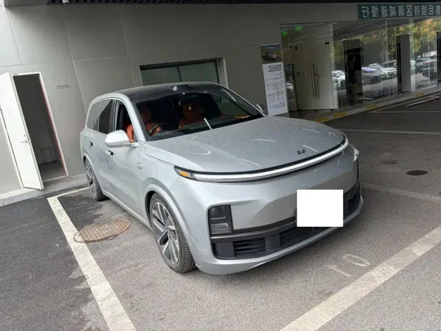 Li Auto L9 — Фото автомобиля 2
