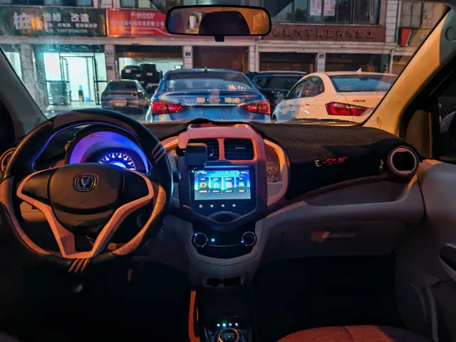 Changan Benben E-Star — Фото автомобиля 5