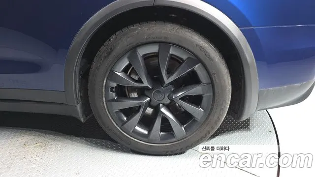 Tesla Model X — Фото автомобиля 18