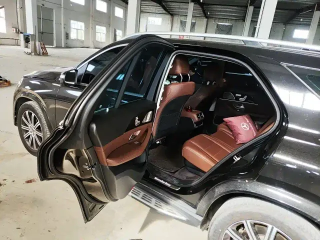 Mercedes-Benz GLE-Class — Фото автомобиля 3