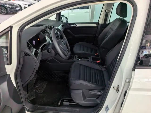 Volkswagen Touran — Фото автомобиля 5