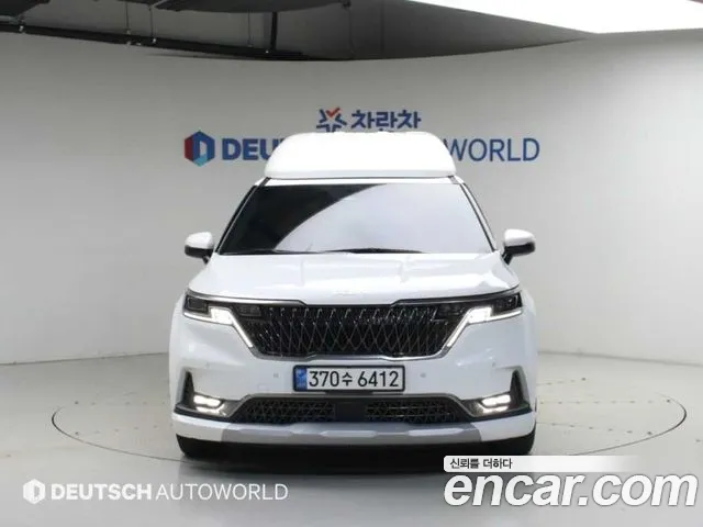 Kia Carnival Generation 4 — Фото автомобиля 3