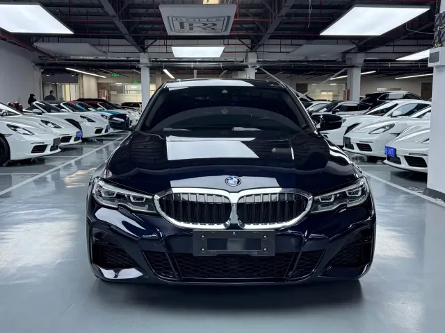 BMW 3 Series — Фото автомобиля 2