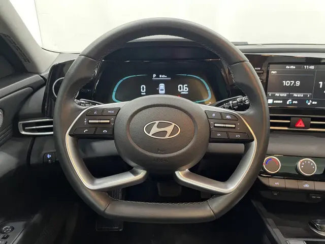 Hyundai Elantra — Фото автомобиля 11