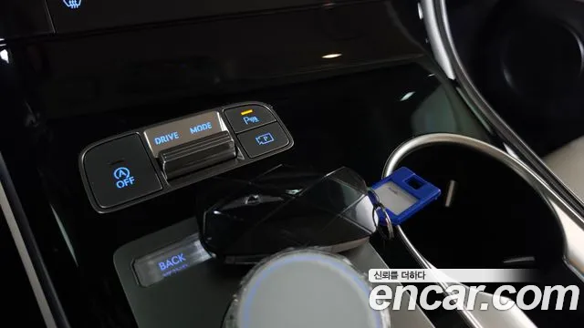 Genesis GV70 — Фото автомобиля 21
