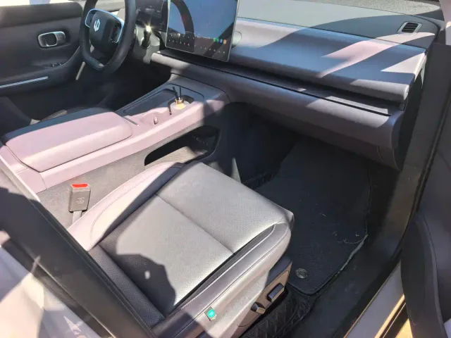 Leapmotor C10 — Фото автомобиля 10