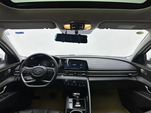 Hyundai Elantra — Фото автомобиля 6