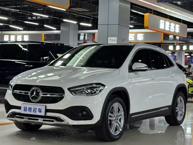 Фотография автомобиля — Mercedes-Benz GLA-Class