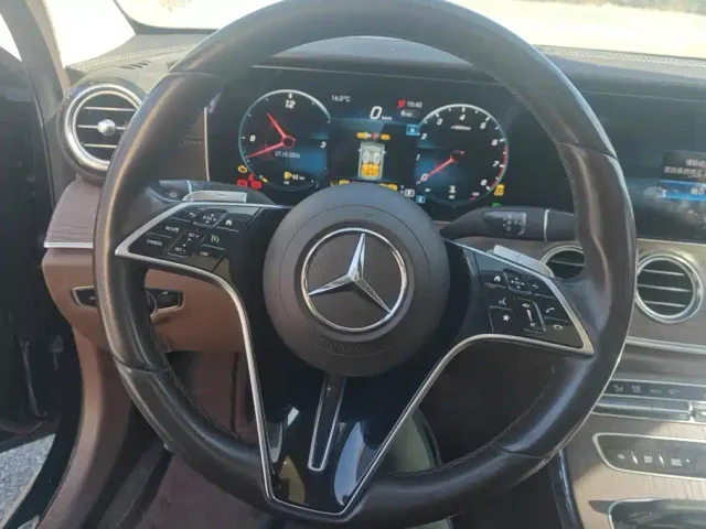 Mercedes-Benz E-Class — Фото автомобиля 15