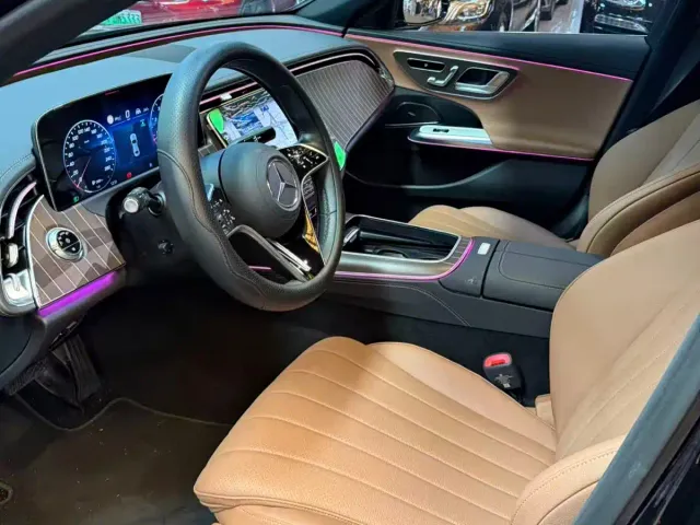 Mercedes-Benz E-Class — Фото автомобиля 7