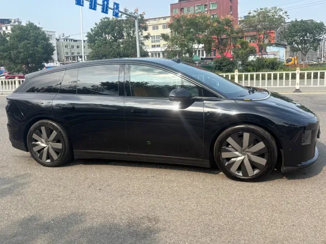 Li Auto i6 — Фото автомобиля 4