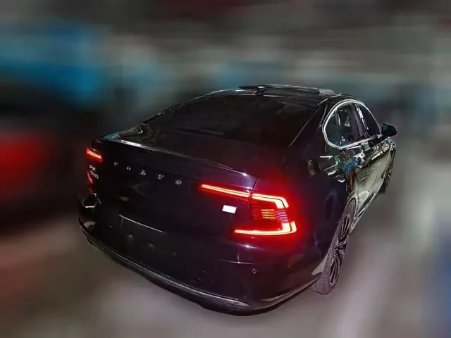 Volvo S90 — Фото автомобиля 3