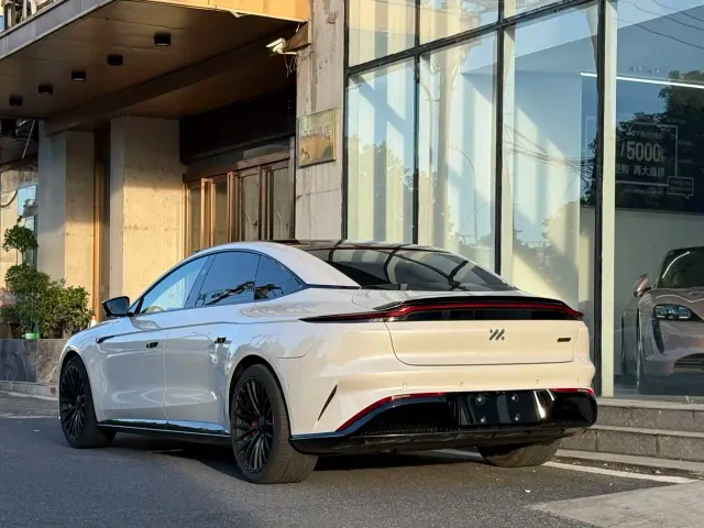 IM Motors L7 — Фото автомобиля 4