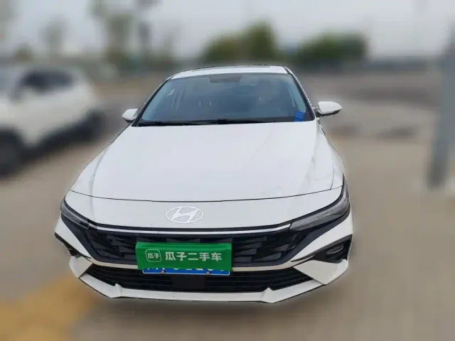 Hyundai Elantra — Фото автомобиля 2