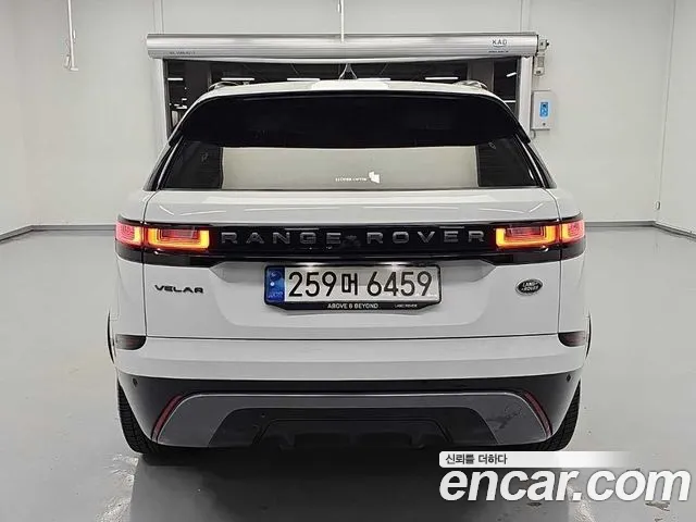 Land Rover Range Rover Velar — Фото автомобиля 3