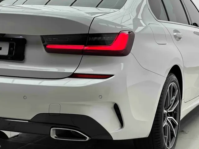 BMW 3 Series — Фото автомобиля 7