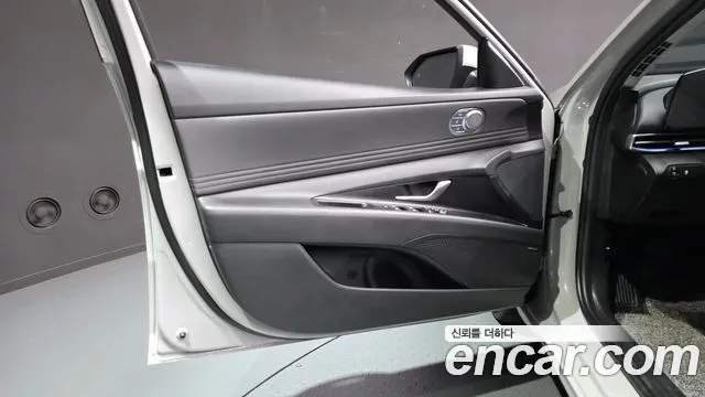 Hyundai Avante CN7 — Фото автомобиля 24