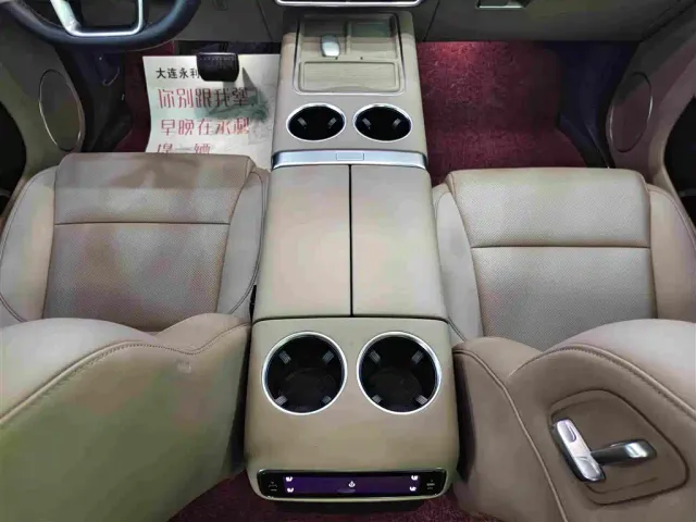 Li Auto L8 — Фото автомобиля 9