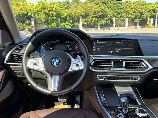 BMW X5 — Фото автомобиля 14