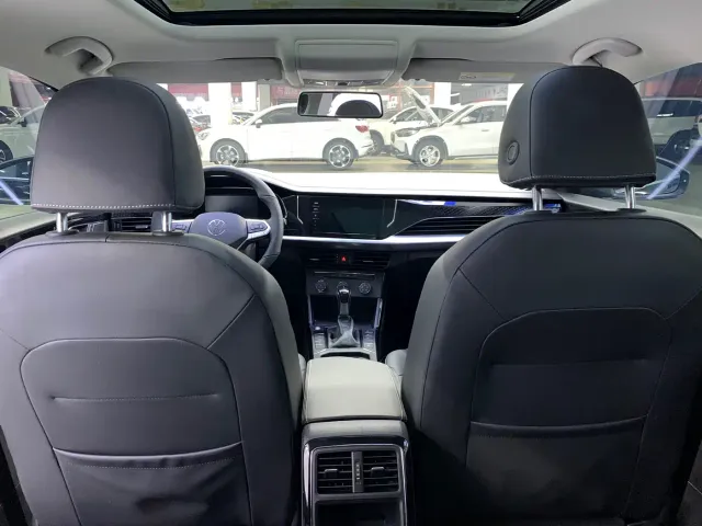 Volkswagen Passat — Фото автомобиля 15