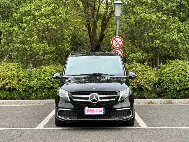 Фотография автомобиля — Mercedes-Benz V-Class