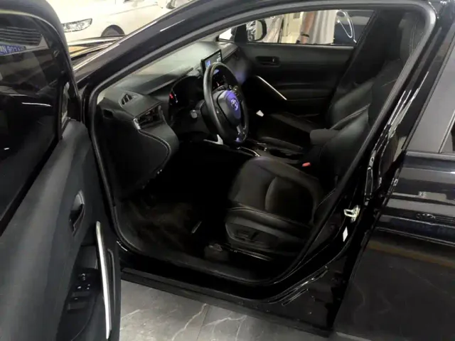 Toyota Corolla Cross — Фото автомобиля 12