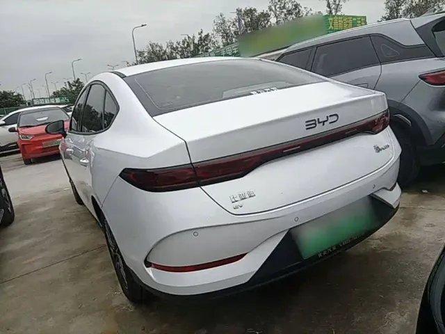 BYD Qin PLUS — Фото автомобиля 4