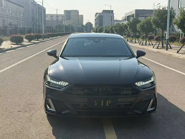 Audi A7L — Фото автомобиля 2